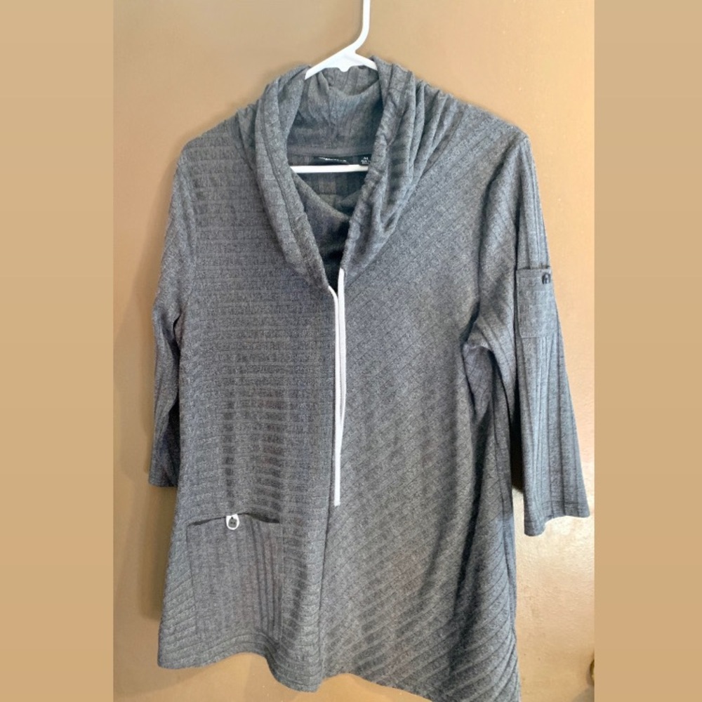 Onque  Casuals cowl neck Gray ribbed sweater 3/4 size M EUC